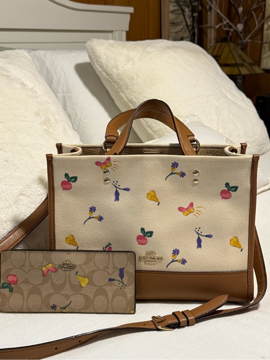 Coach Handbags - Coach tote bag and wallet